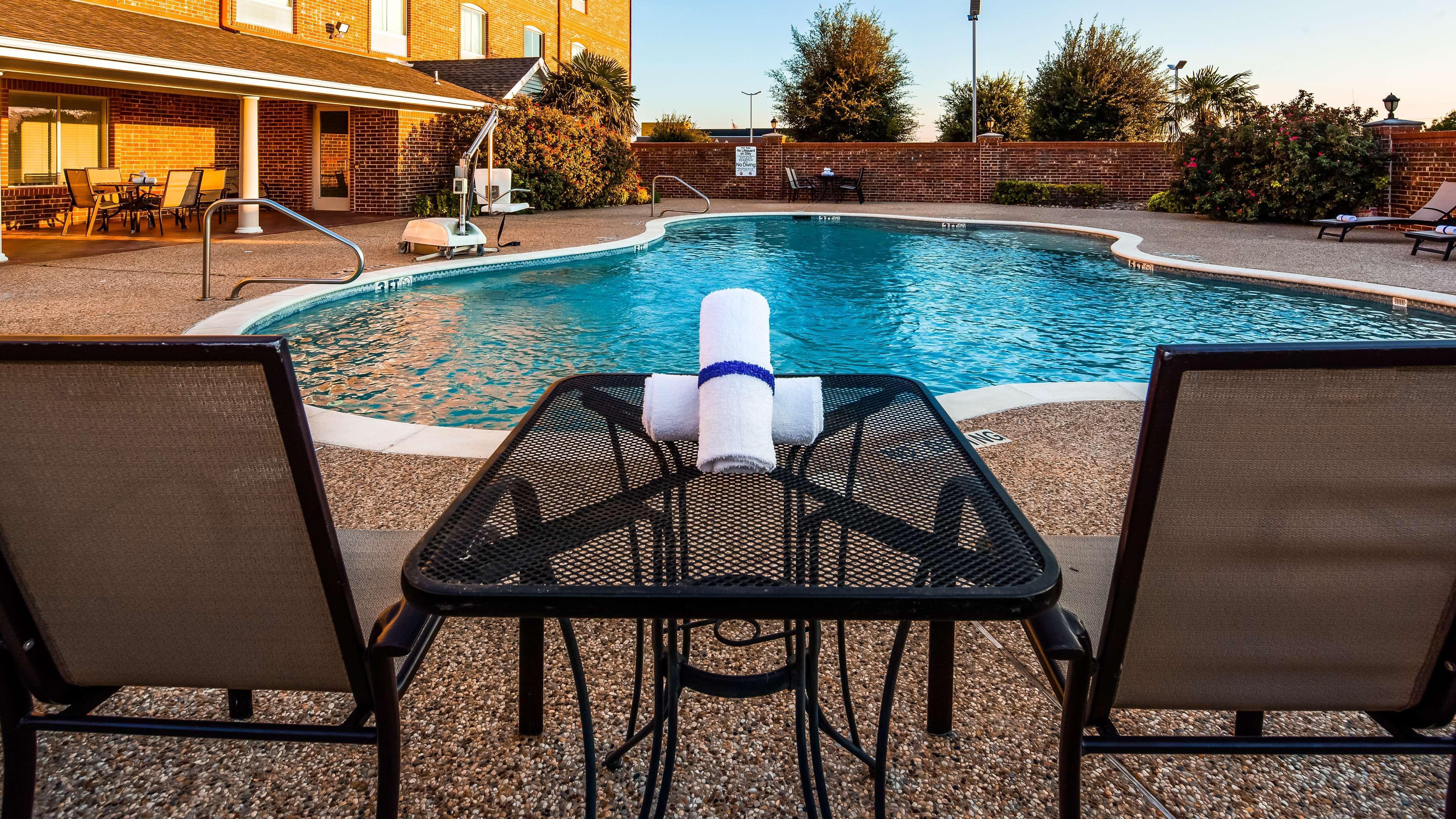 Best Western Plus Waxahachie Inn & Suites Exterior foto